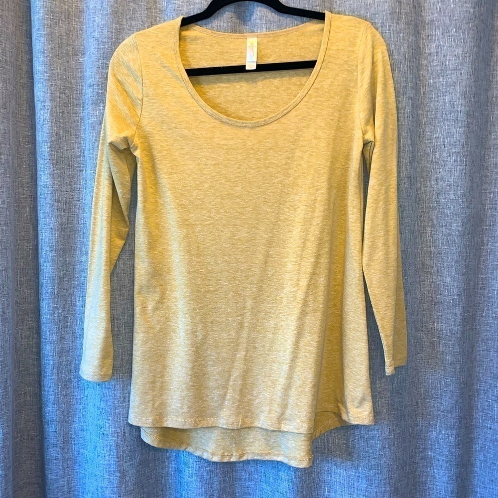 WOMENS Lularoe top xsmall ❤️